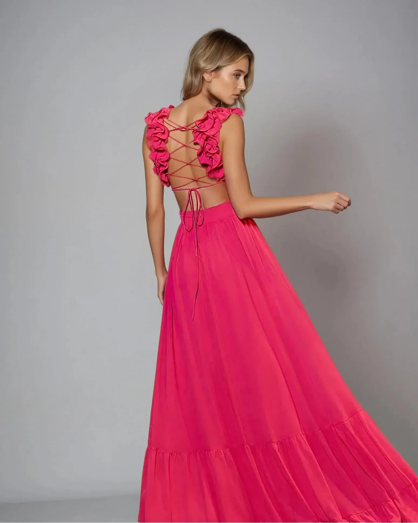 Robe Longue Dos-Nu Rose — Tynna, Élégance et Séduction