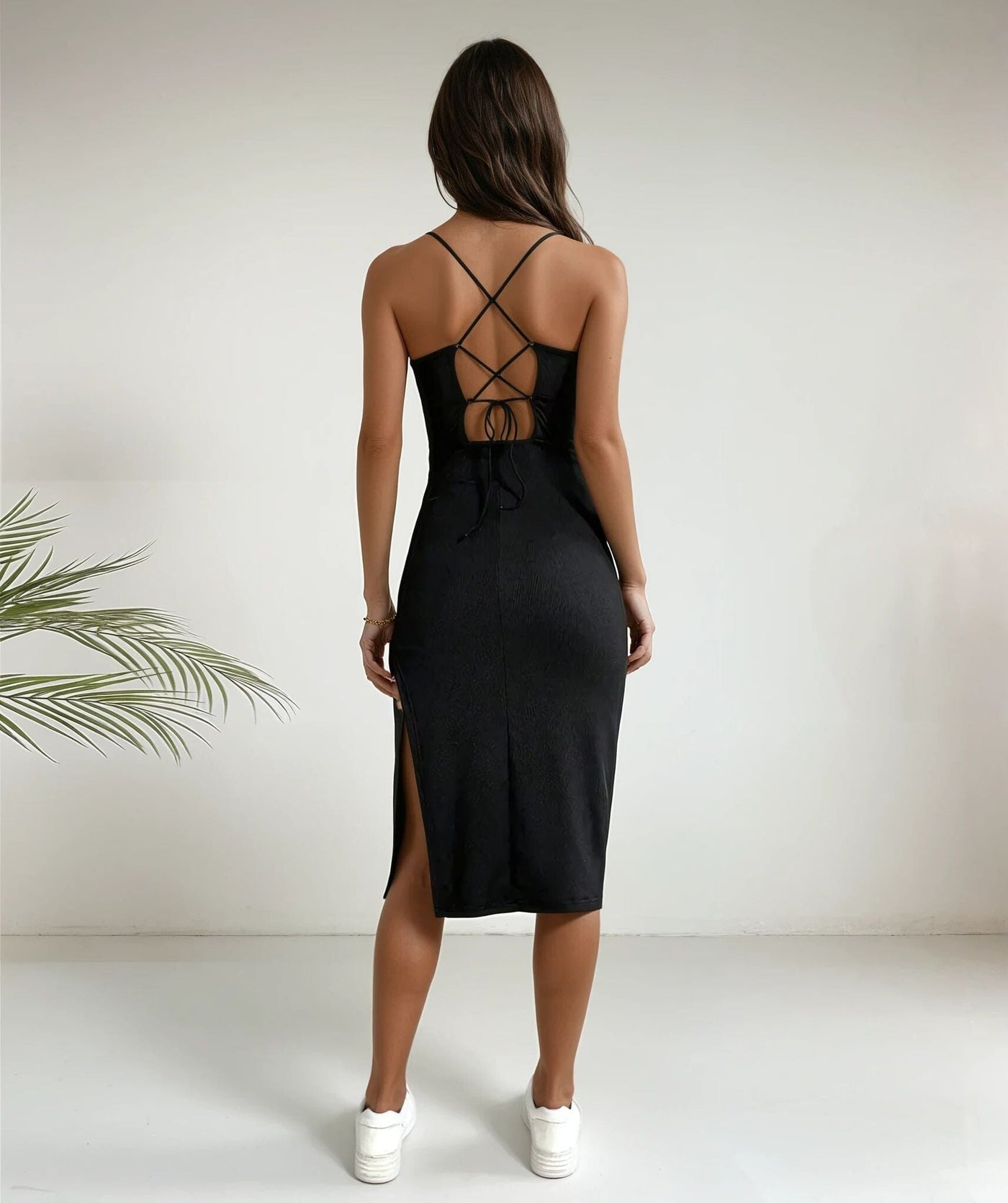 Robe Dos Nu Noire Félicie — Élégance audacieuse et glamour