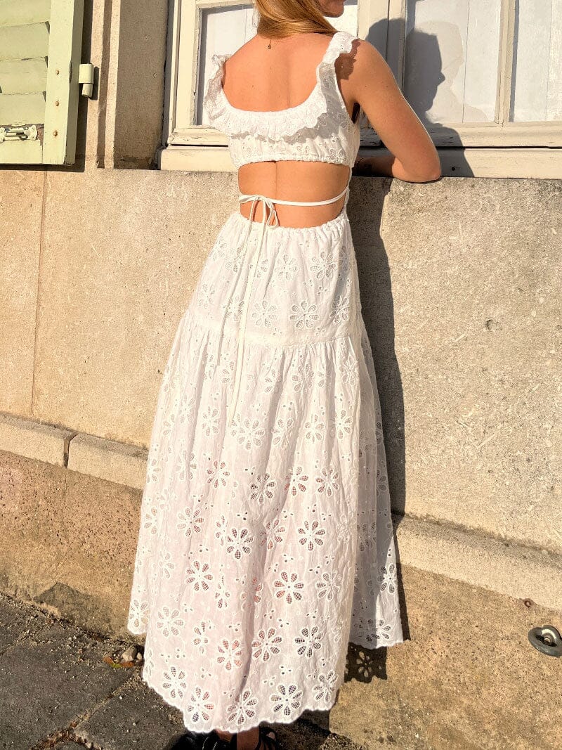 Robe Blanche Brodée Élégante - Isabelle