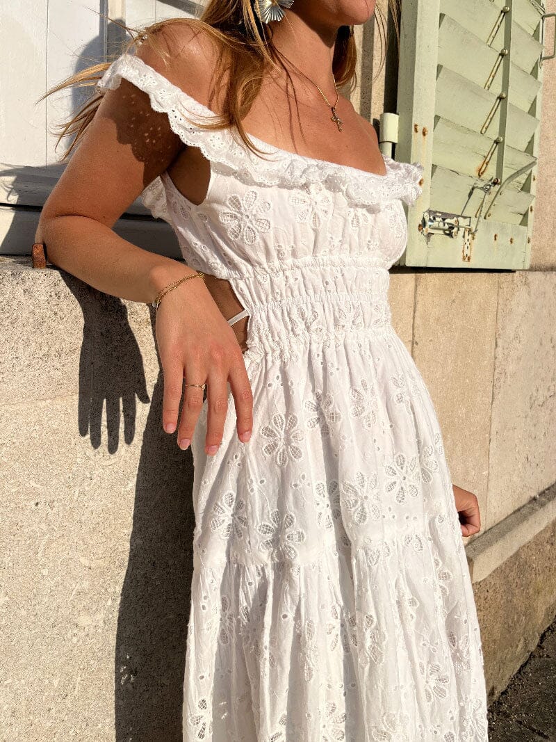 Robe Blanche Brodée Élégante - Isabelle