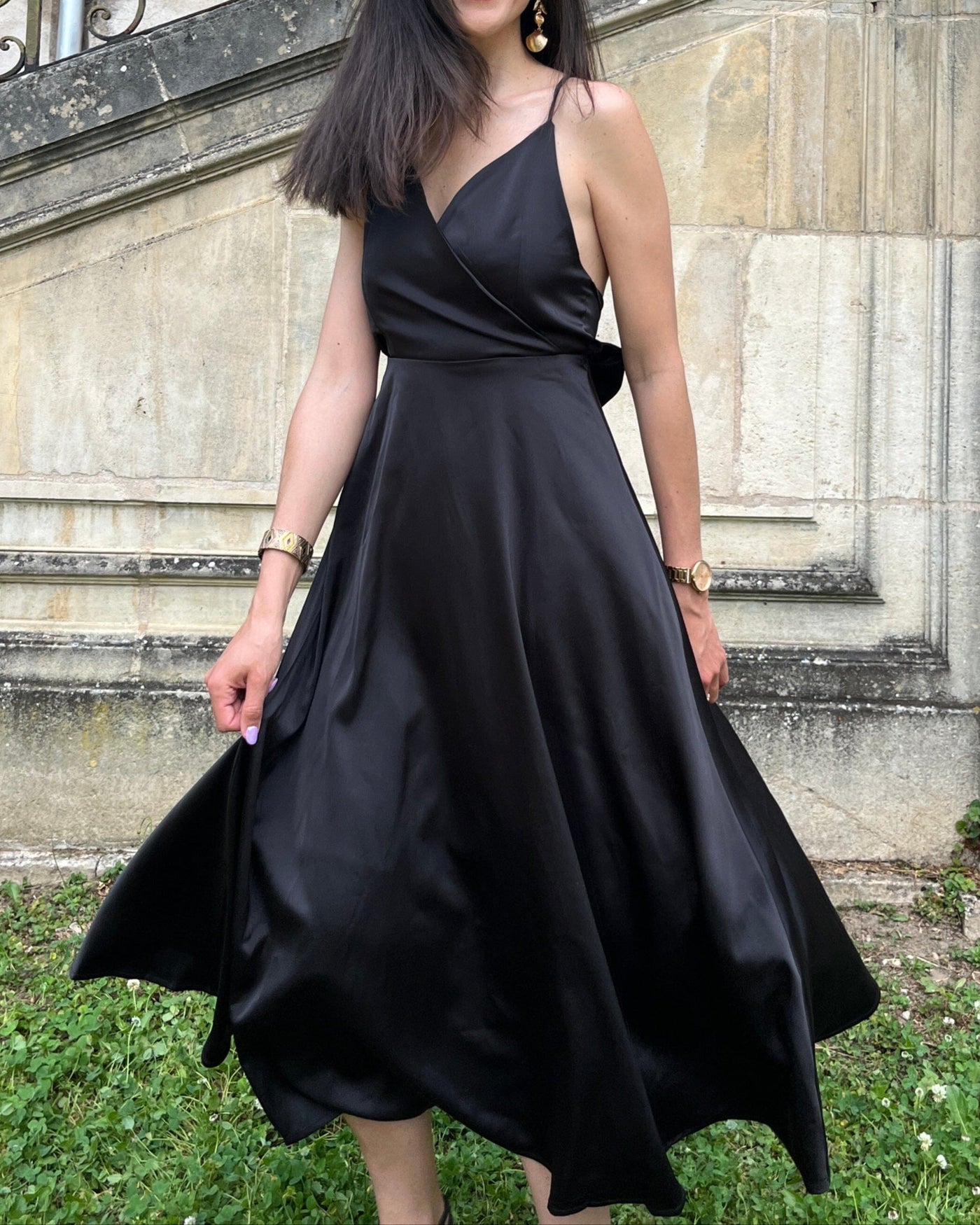 Robe Satin Dos Nu - Tessa, Élégance Satinée pour une Nuit Glamour