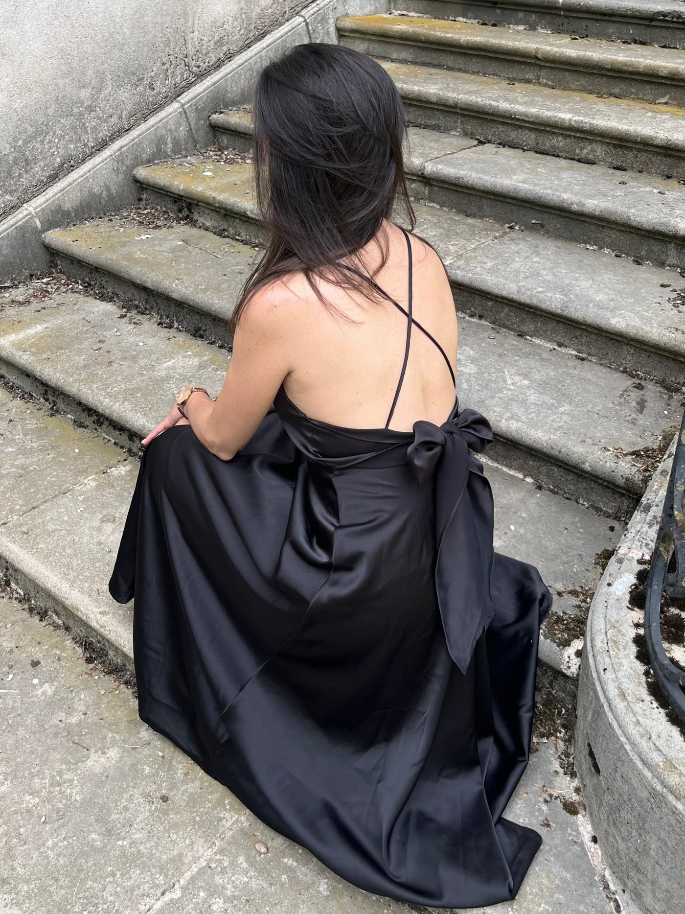 Robe Satin Dos Nu - Tessa, Élégance Satinée pour une Nuit Glamour